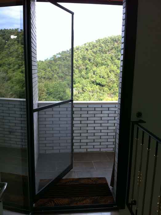 Se instalan todo tipo de puertas de mosquiteras
