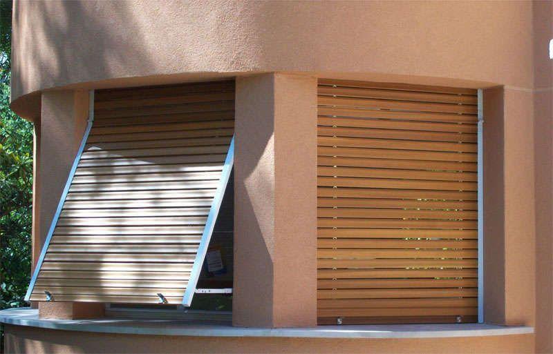 Instalación de persianas de madera en Sant Cugat.