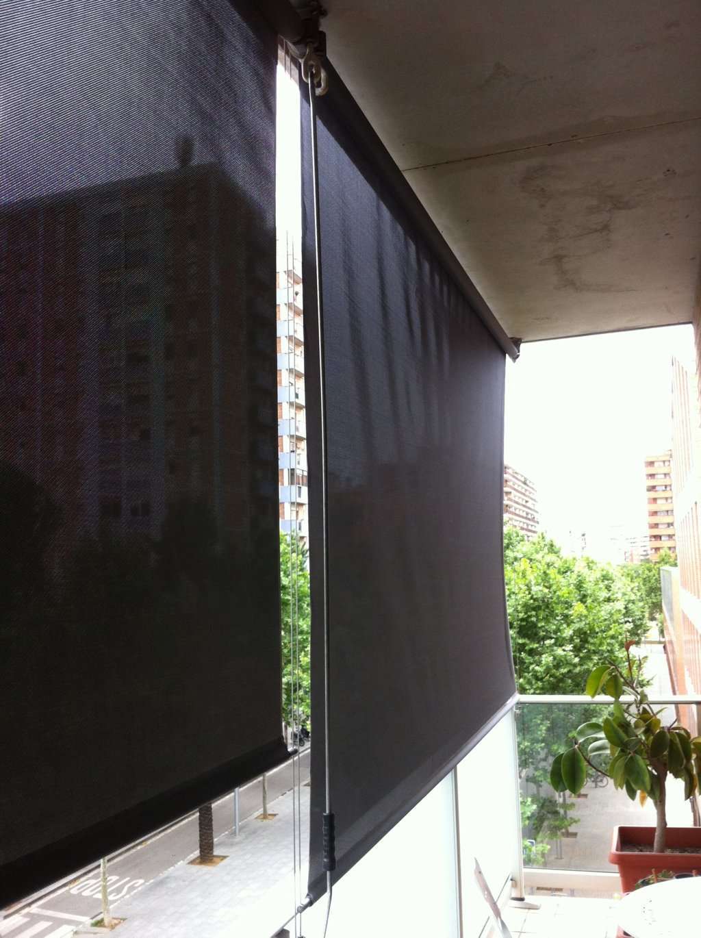 Toldo brazos barandilla, instalación y reparación en Sant Cugat