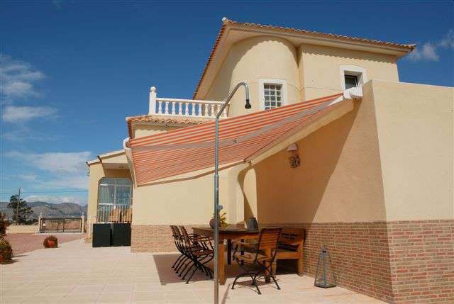 Toldo brazos invisibles Toldo cofre modelo Ares de gabiota
